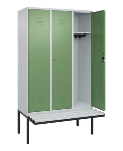 C+P Armoire vestiaire Classic Plus avec banc, largeur de compartiment 400 mm